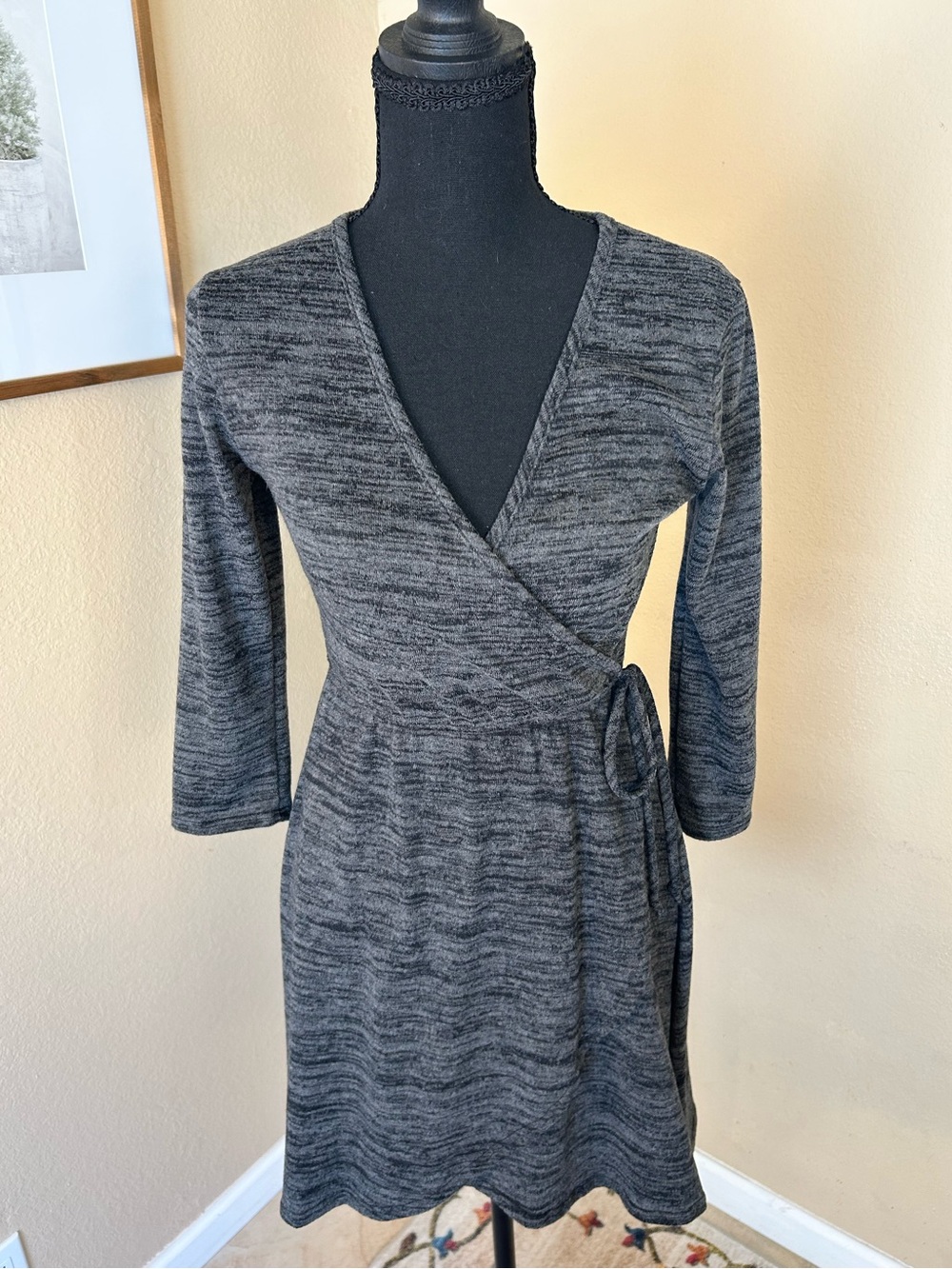Vintage Date Night Wrap Dress - Classic V-Neck, Size Small